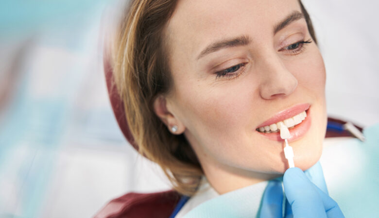 4 Συμβουλές μετέπειτα φροντίδας για τις οδοντικές στεφάνες σας